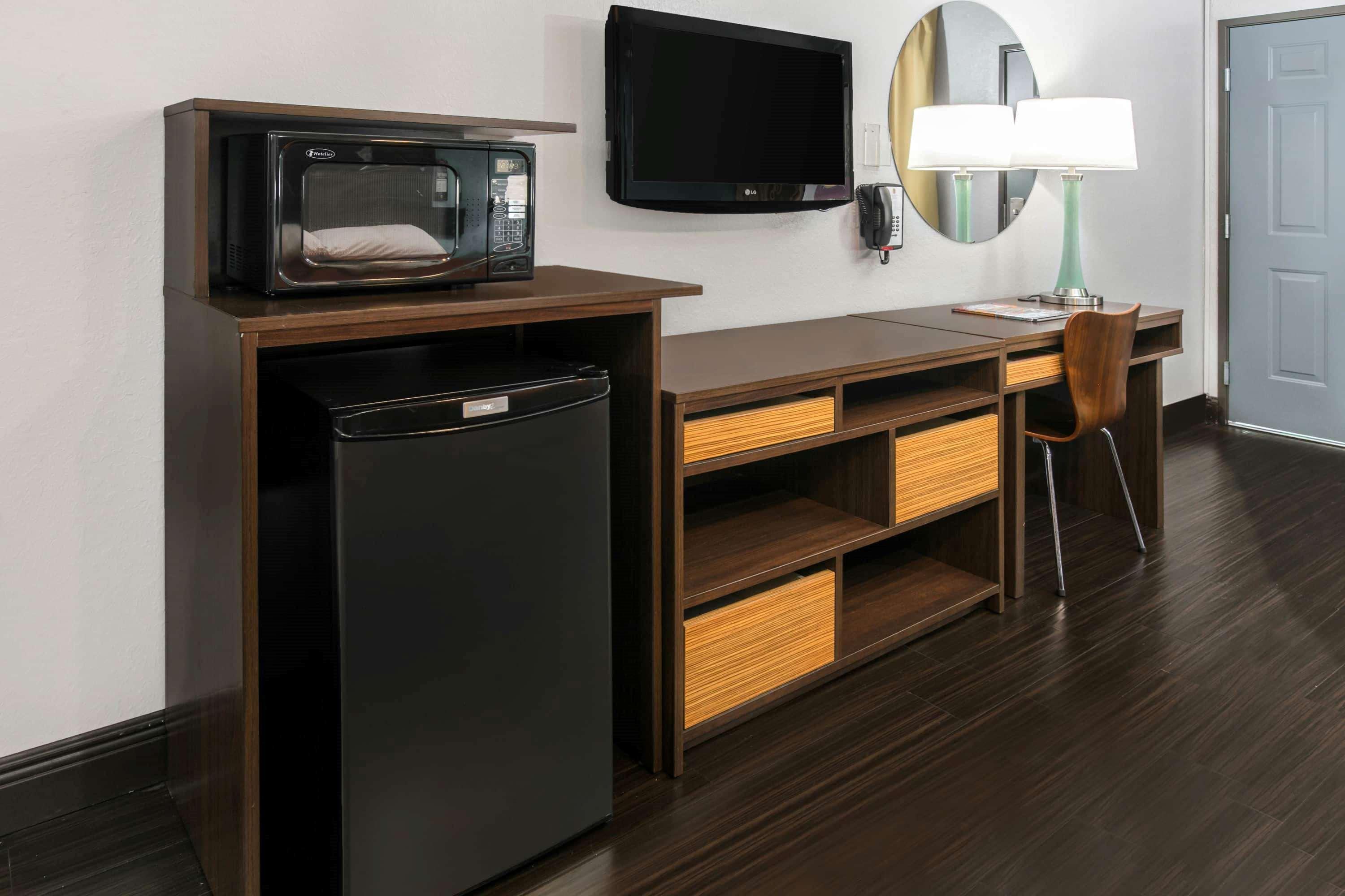 Super 8 By Wyndham Austin University/Downtown Area Esterno foto