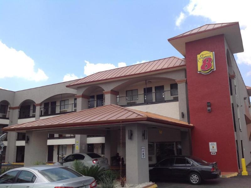 Super 8 By Wyndham Austin University/Downtown Area Esterno foto