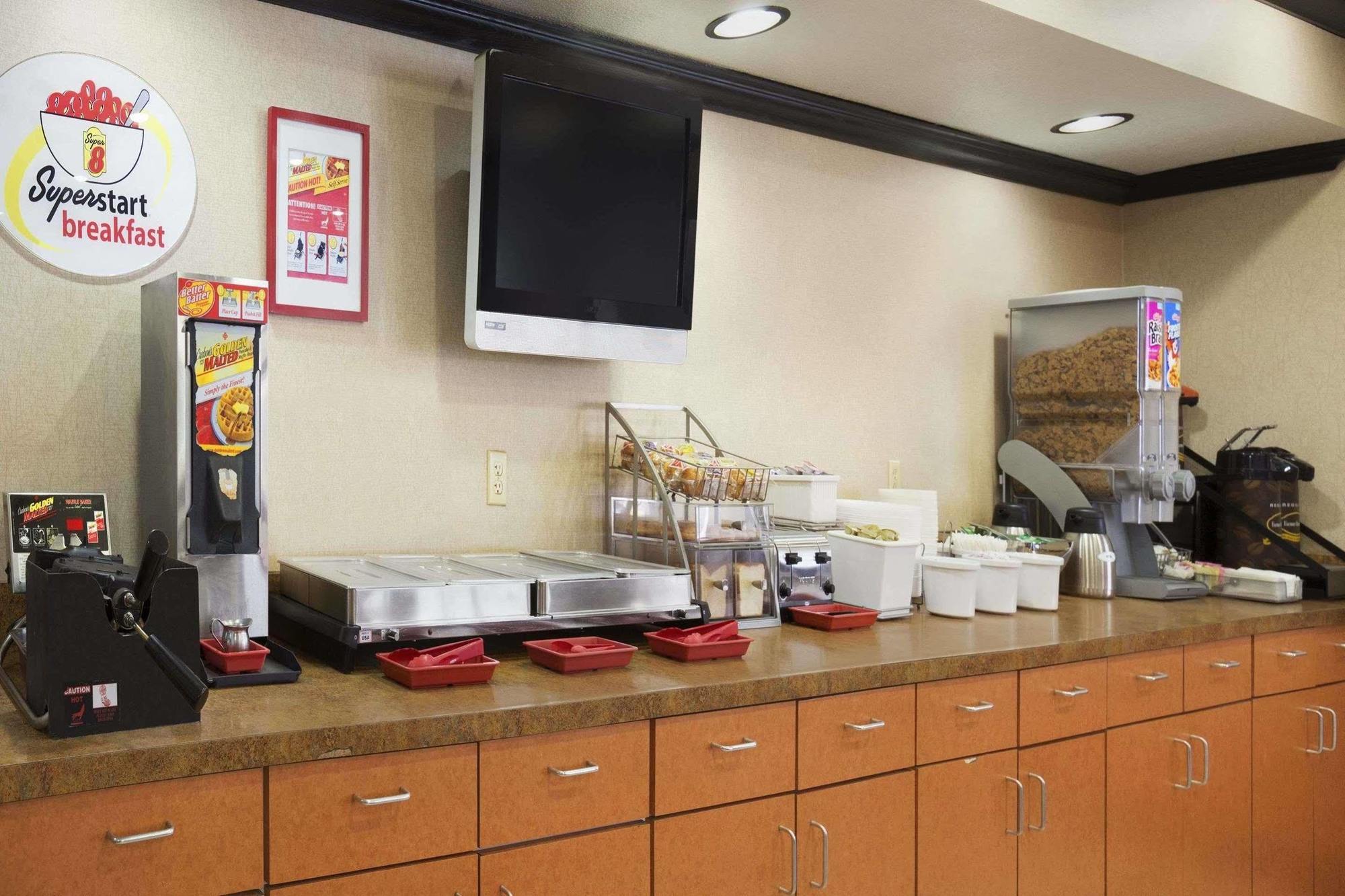 Super 8 By Wyndham Austin University/Downtown Area Esterno foto