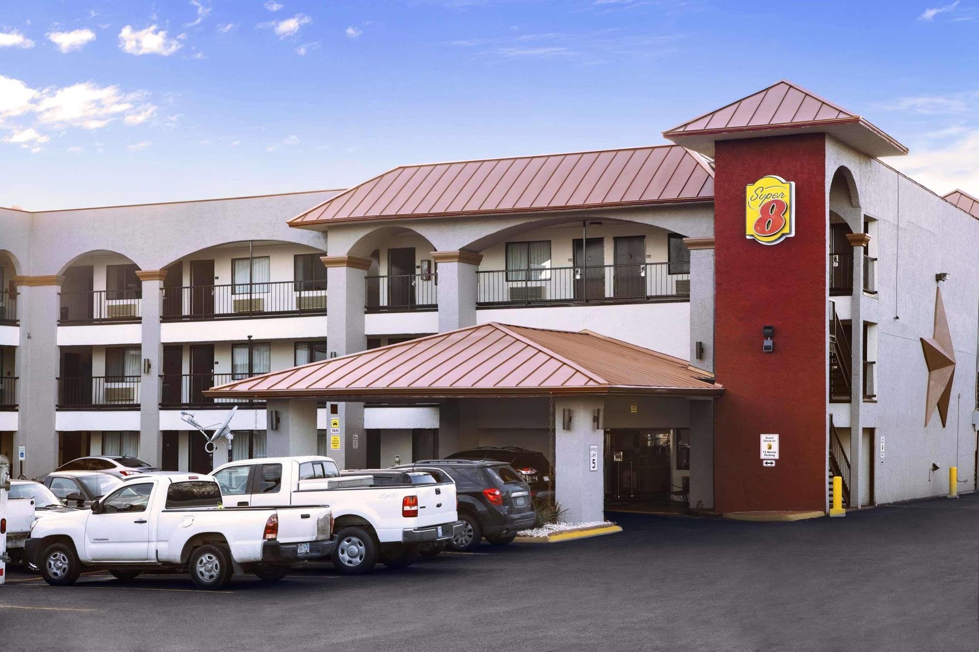 Super 8 By Wyndham Austin University/Downtown Area Esterno foto